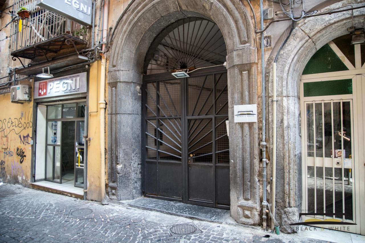 Residence Black & White Napoli Bagian luar foto