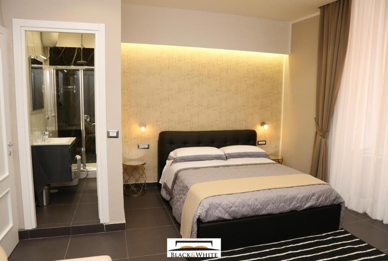 Residence Black & White Napoli Bagian luar foto
