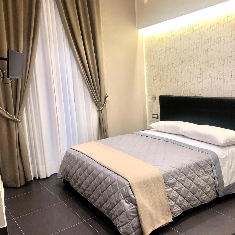 Residence Black & White Napoli Bagian luar foto