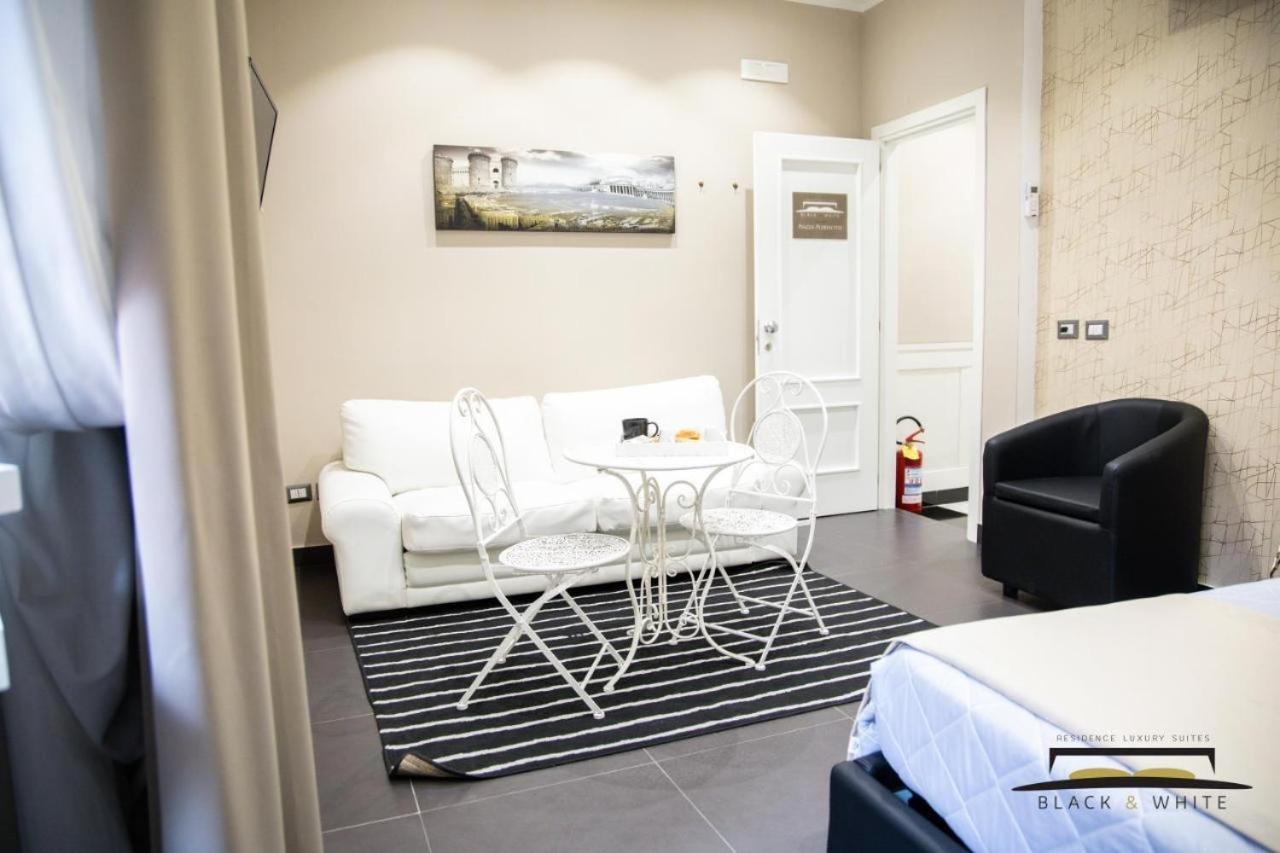 Residence Black & White Napoli Bagian luar foto