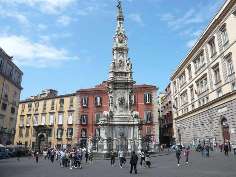 Residence Black & White Napoli Bagian luar foto
