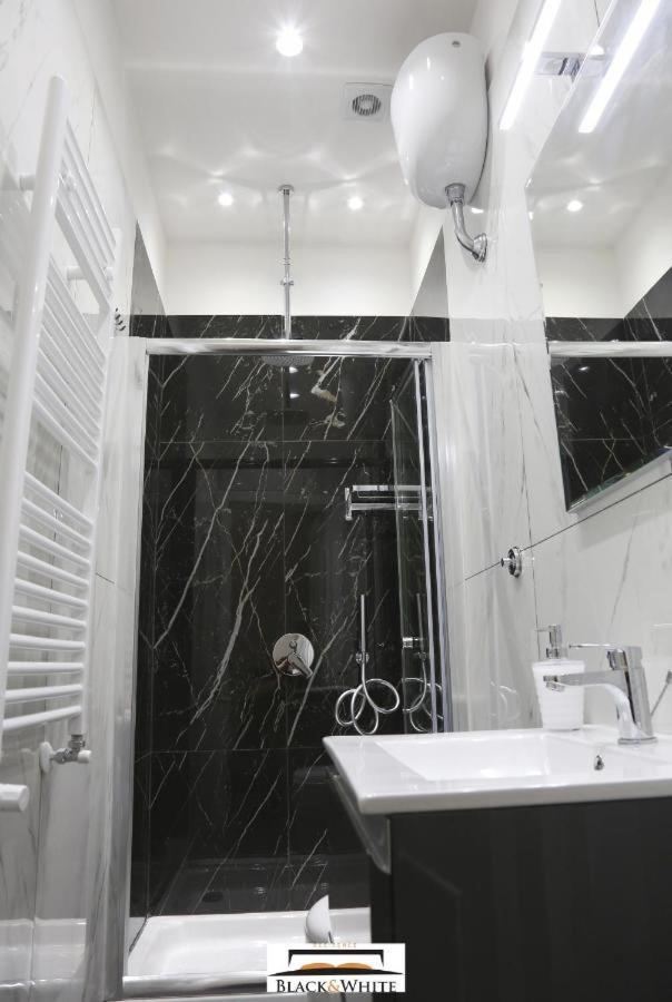 Residence Black & White Napoli Bagian luar foto
