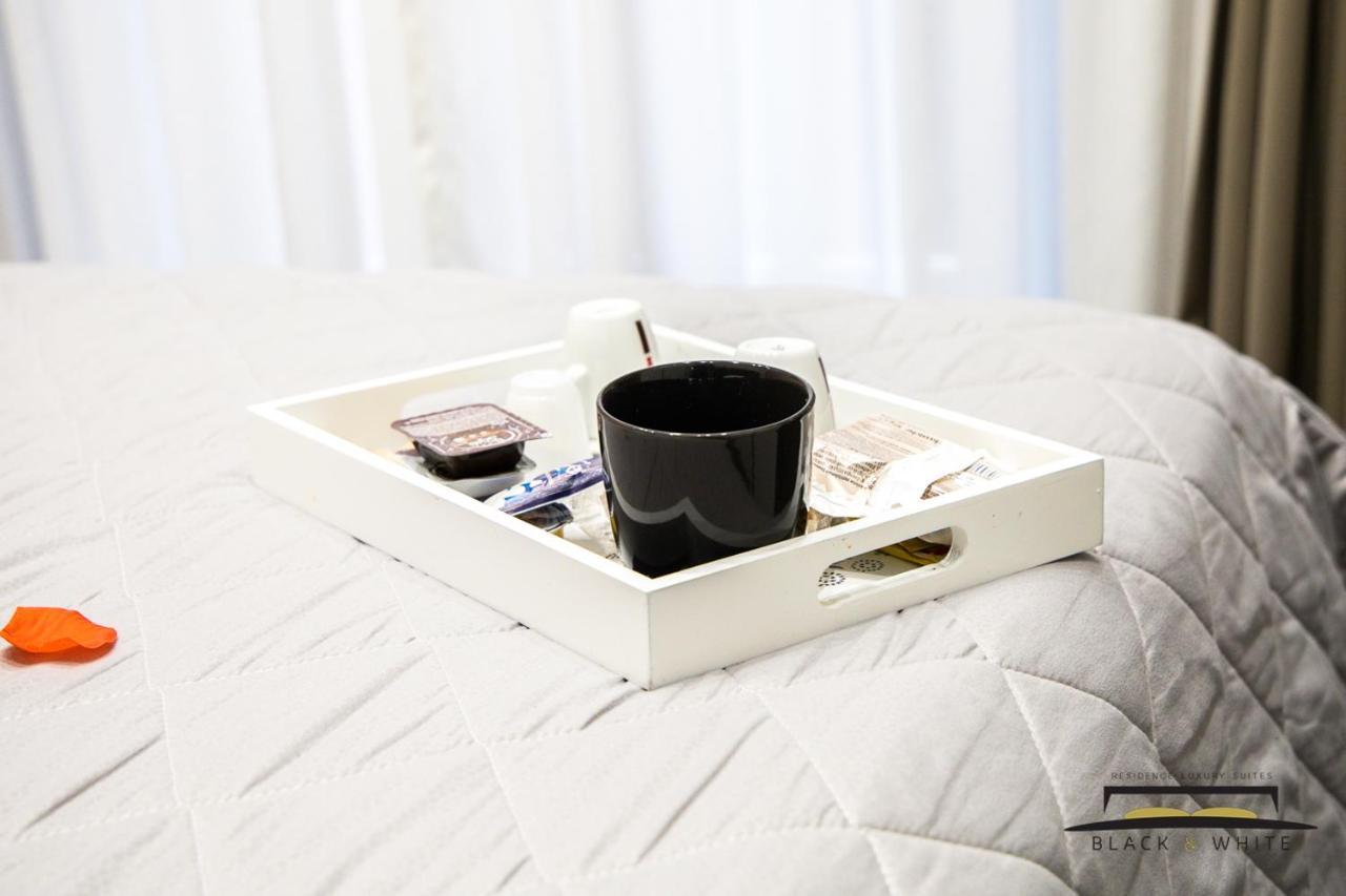 Residence Black & White Napoli Bagian luar foto