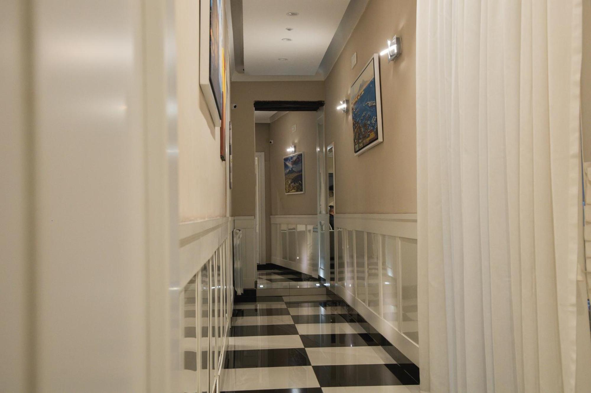 Residence Black & White Napoli Bagian luar foto